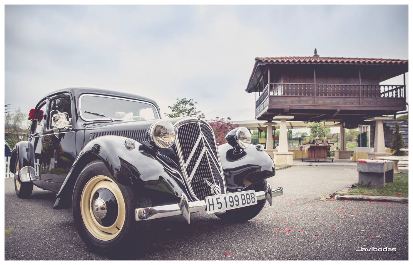alquiler de coches clasicos para bodas en asturias